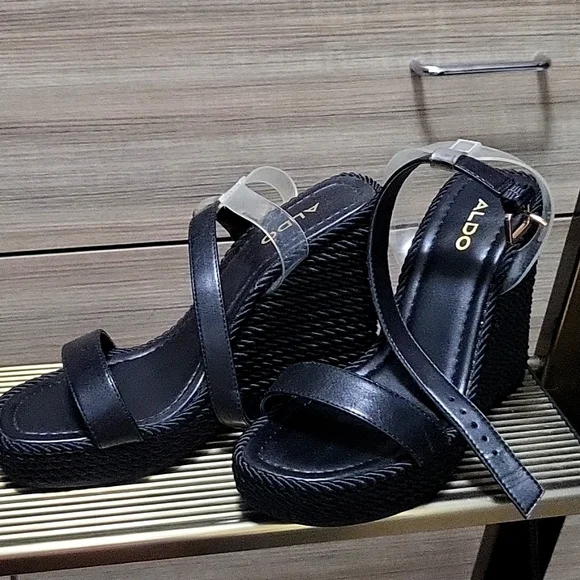 ALDO●コルビーウェッジサンダル - Black Aldo | Shoes | Aldo Wedges Size 6 Black With Clear Band